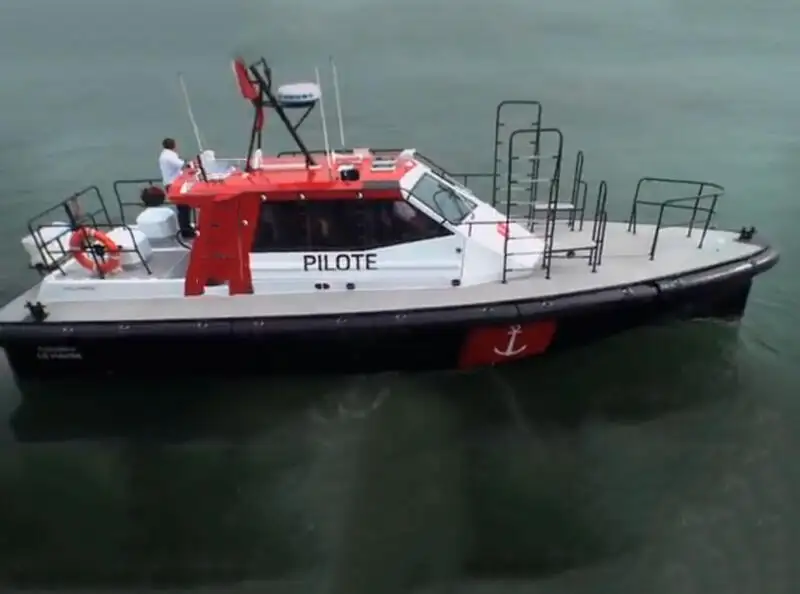 Bateau pilote à vendre