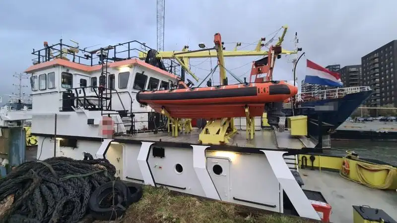 Navire de ravitaillement à vendre