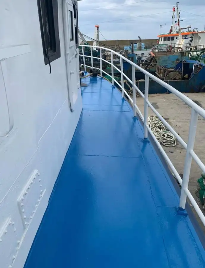 Chalutier de pêche à vendre