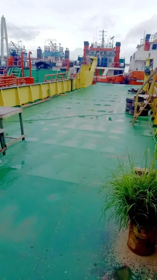 Péniche de Débarquement, Réservoir à vendre