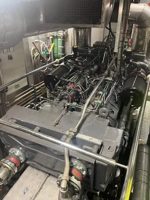 Navire d'enquête à vendre