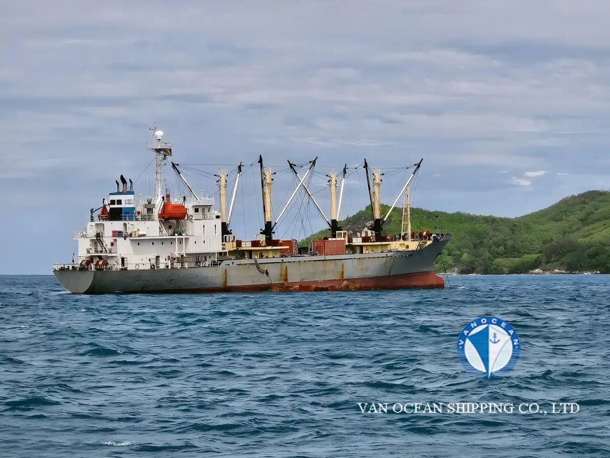 Navire frigorifique à vendre