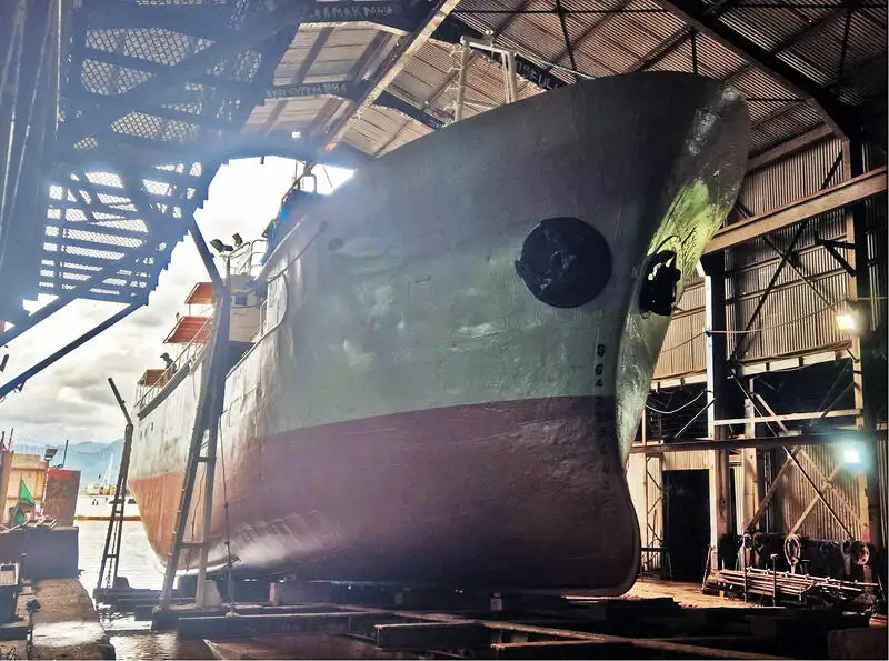 Navire palangrier à vendre