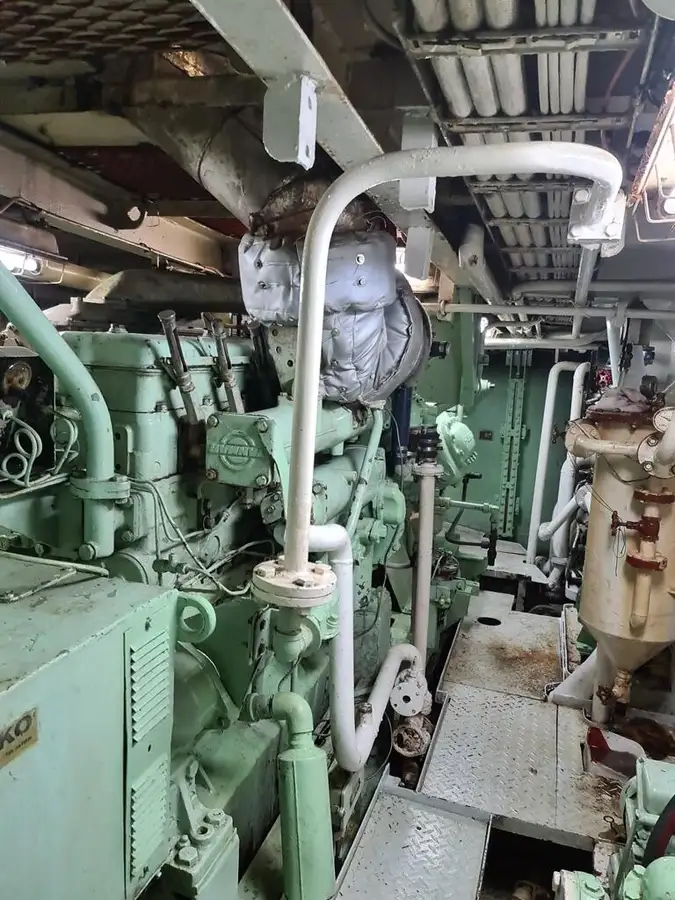 Navire palangrier à vendre