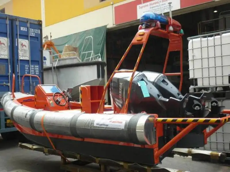 Navire de sauvetage à vendre