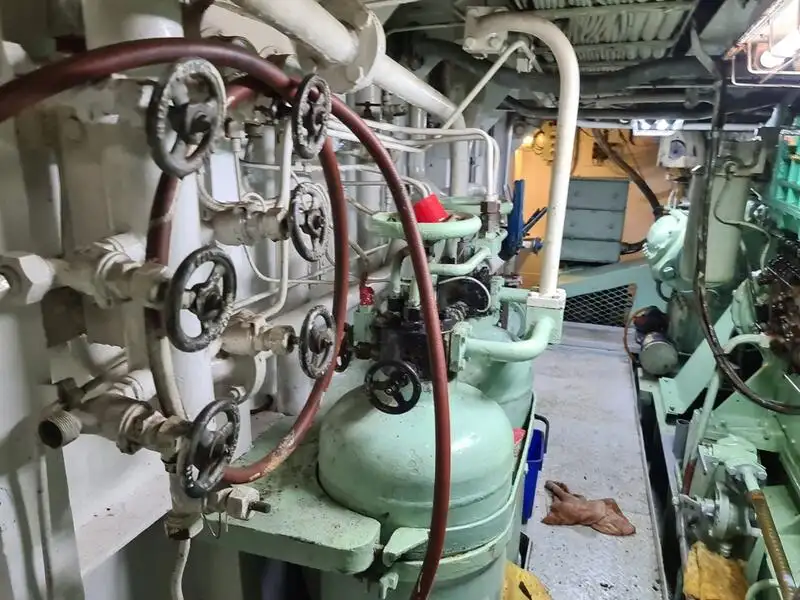 Navire palangrier à vendre