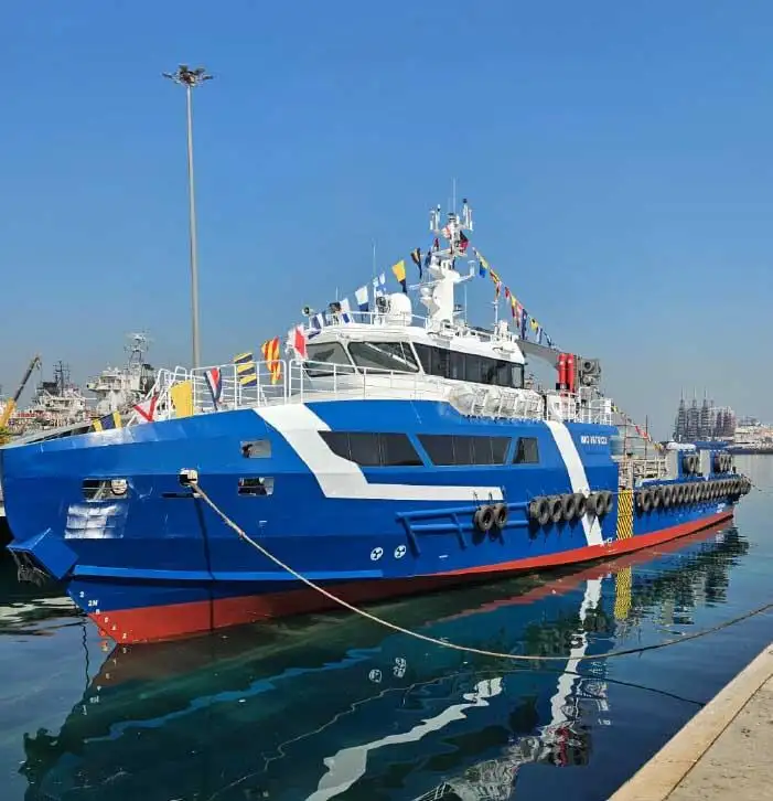 Bateau d'équipage à vendre