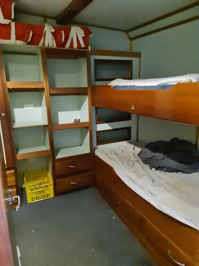 Navire palangrier à vendre