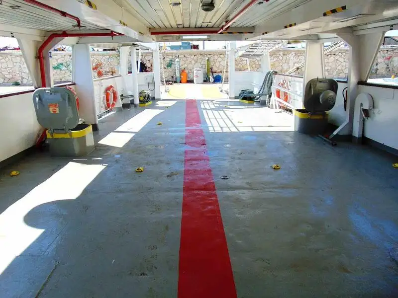 Bateau à moteur à vendre