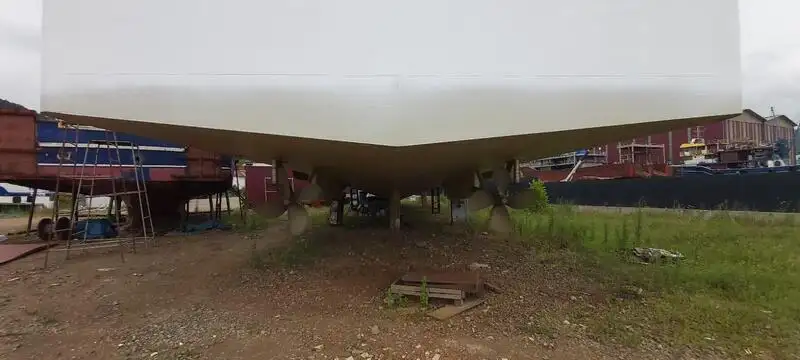 Bateau à moteur à vendre