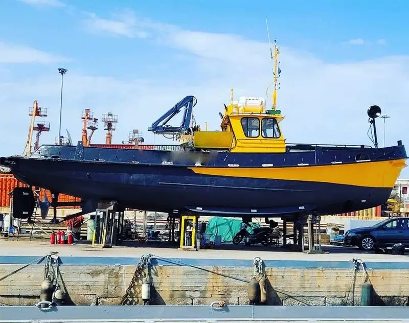 Bateaux de travail à vendre