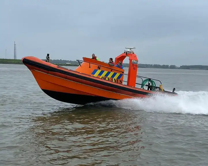 Bateau pneumatique rigide à vendre