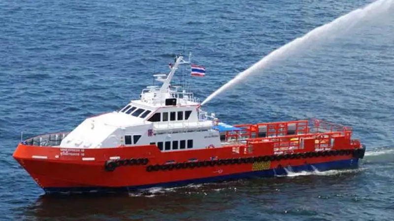 Bateau d'équipage à vendre