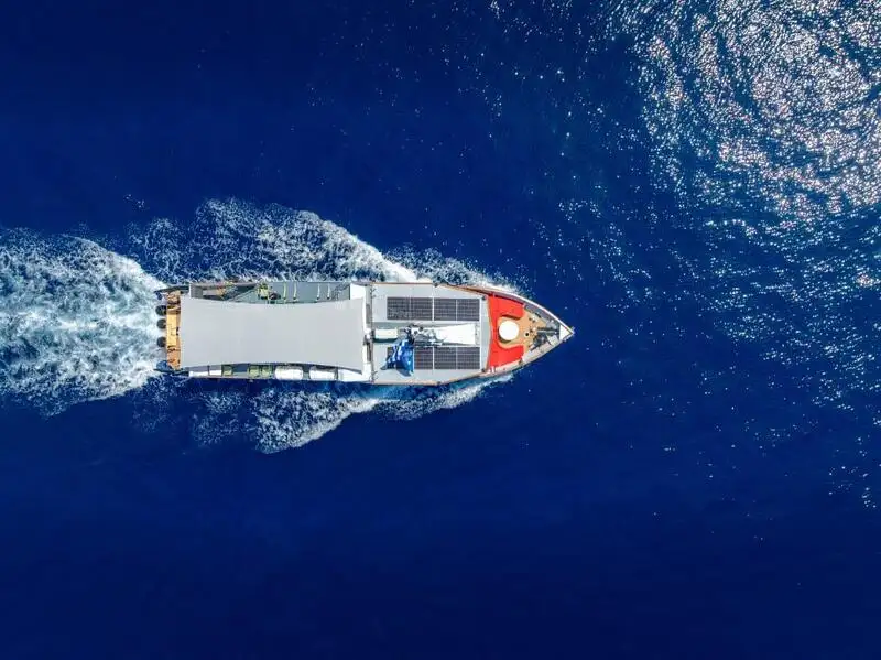 Bateau à moteur à vendre