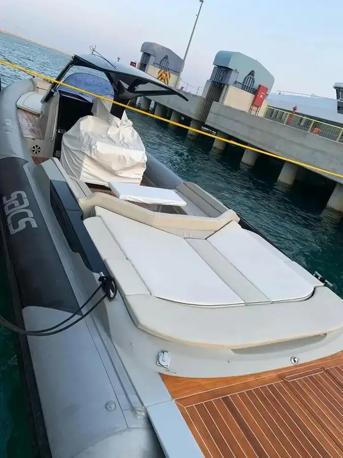 Bateau pneumatique rigide à vendre