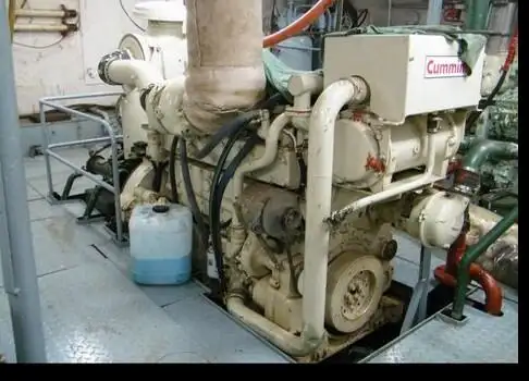 Navire palangrier à vendre