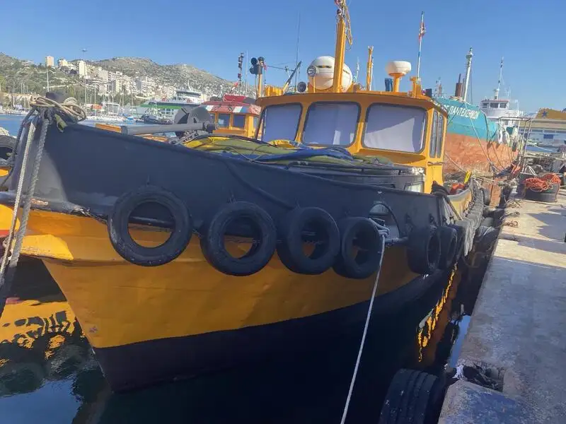 Bateaux de travail à vendre