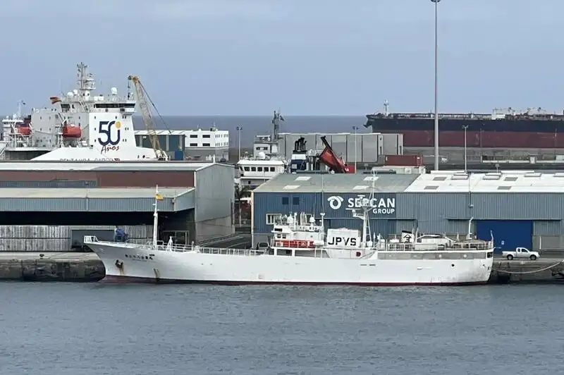 Chalutier de pêche à vendre