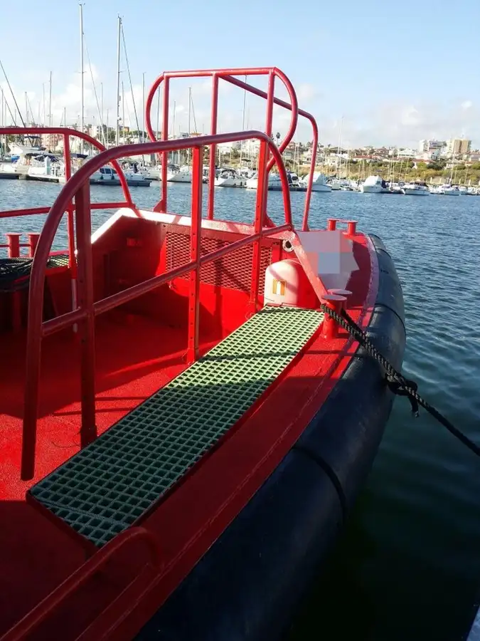 Bateau d'équipage à vendre
