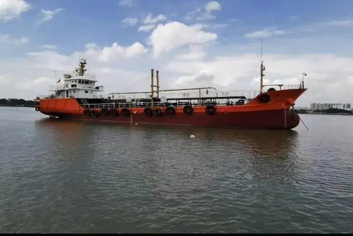 Pétrolier, Chimiquier à vendre