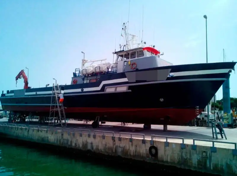 Bateau d'équipage à vendre
