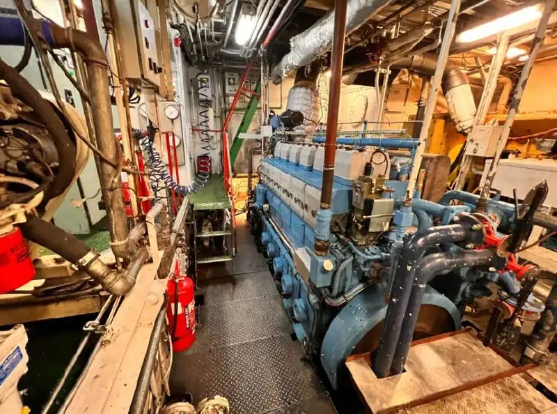 Chalutier de pêche à vendre