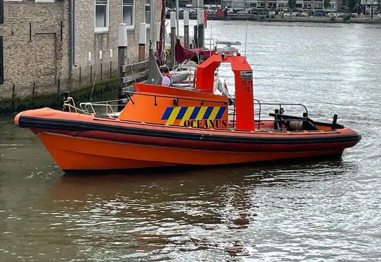 Bateau pneumatique rigide à vendre