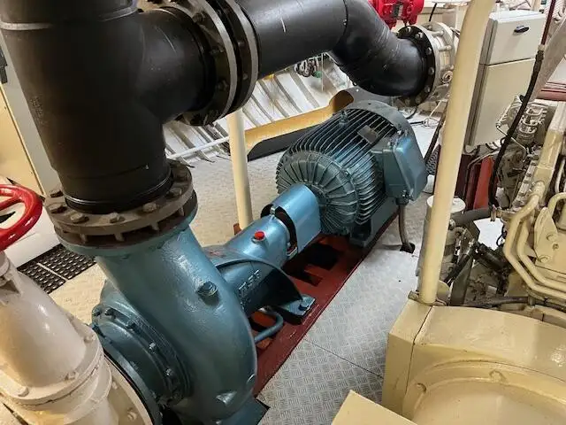 Chalutier de pêche à vendre