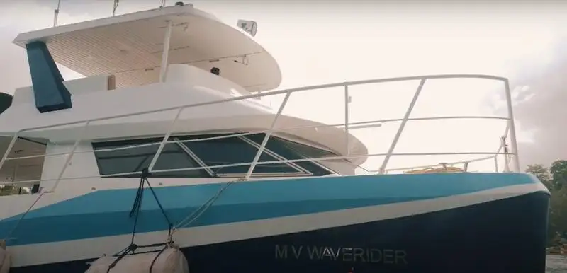 Bateau à moteur à vendre