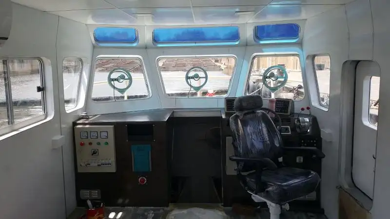 Bateau pilote à vendre