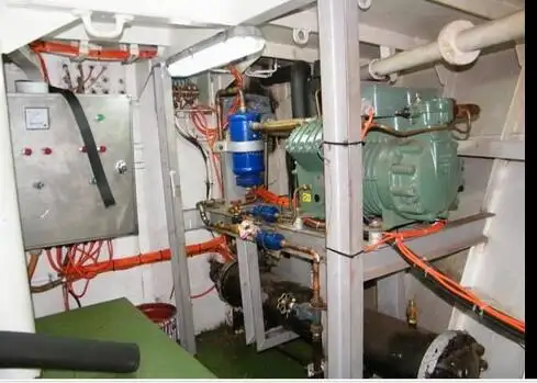 Navire palangrier à vendre