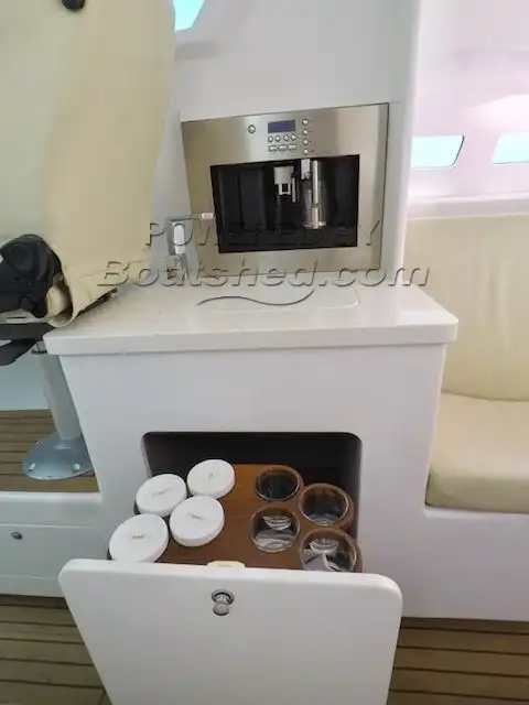 Bateau à moteur à vendre