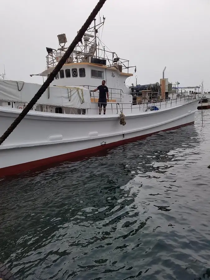 Navire palangrier à vendre