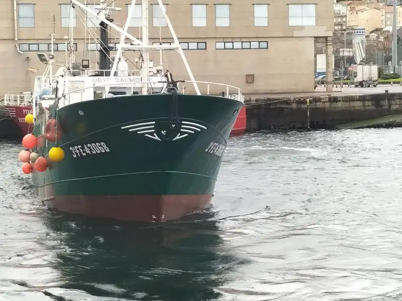 Chalutier de pêche à vendre