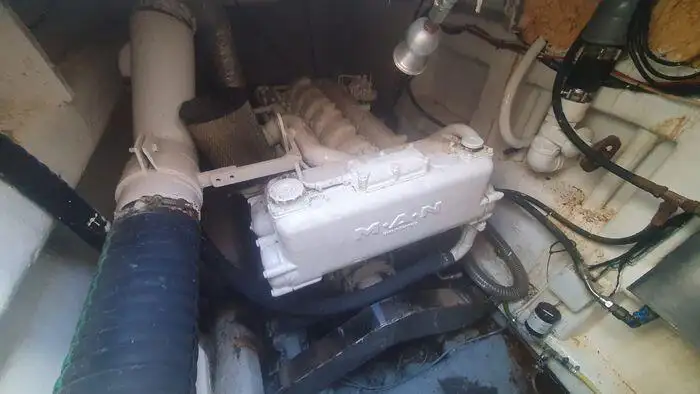 Bateau à moteur à vendre