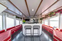 Bateau à moteur à vendre