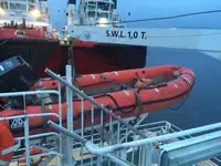 Bateau à moteur à vendre