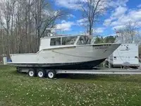 Bateaux de travail à vendre