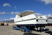 Bateau à moteur à vendre