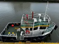 Bateaux de travail à vendre
