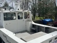 Bateaux de travail à vendre