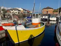 Chalutier de pêche à vendre