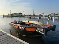 Bateaux de travail à vendre