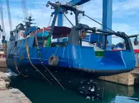 Chalutier de pêche à vendre